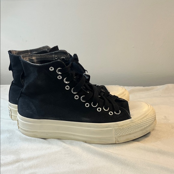 Converse Black High-Tops with White Accents - Picture 4 of 17